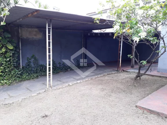 Imagem Casa 3 quartos em terreno de 302 m² no centro de Campo Grande