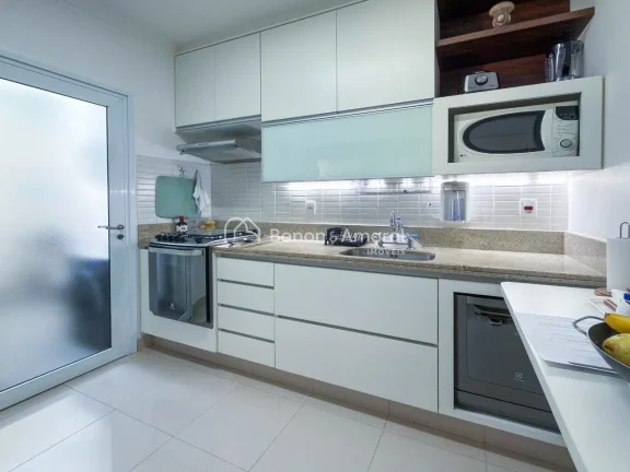 Imagem Casa com excelente padrão de acabamento em condomínio unindo conforto, privacidade e funcionalidad...