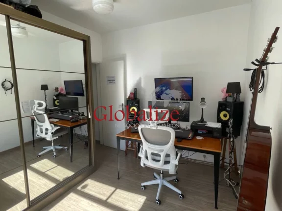 Imagem Apartamento à venda com 60m², 2 quartos, vaga demarcada por R$459.000,00 no Embaré em Santos
