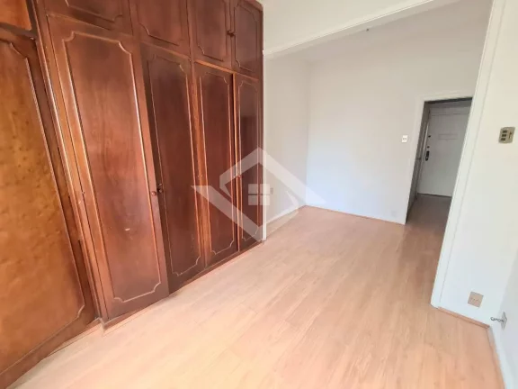 Imagem Apartamento de 1 Quarto para Venda em Copacabana com 33 m²