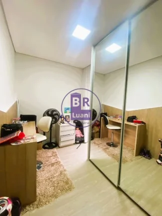 Imagem Linda casa com no condomínio Terra nova