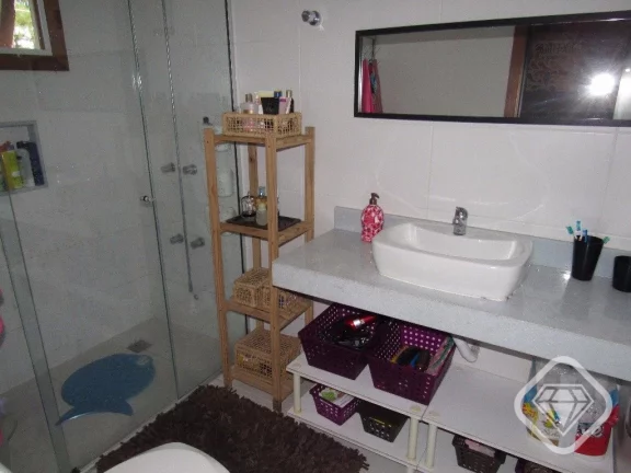 Imagem Casa moderna no Jardins do Prado

3 dormitórios, suíte com closet, pátio e segurança 24 horas

B...