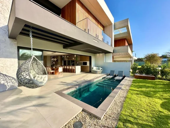 Imagem Casa em Condominio 5 Dormitórios - Bairro xangri-la