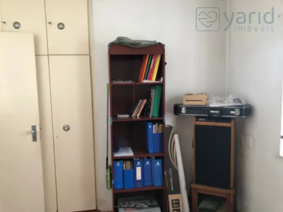 Imagem Imperdível casa à venda no Centro de Jundiaí-SP: 3 quartos, 1 suíte, 2 banheiros, 3 vagas de garagem e 228m² de área!