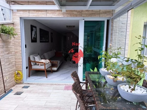 Imagem Lindo sobrado à venda, recentemente reformado, localizado na Vila Valparaíso, Santo André, com 3 dormitórios, sendo 1 suíte, 2 vagas, 196 m².