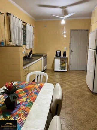 Imagem Sobrado no Sumaré, 4 dormitórios ( 1 Suíte), 3 vagas de garagem com portão automático, Churrasqueira. Região da Avenida Pompeia