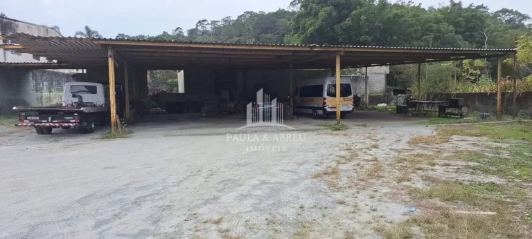 Imagem Aluga-se Terreno de 4.200m², ótimo para garagem de Caminhões e manutenção, etc...,j no Jardim Itapeva, Mauá-SP