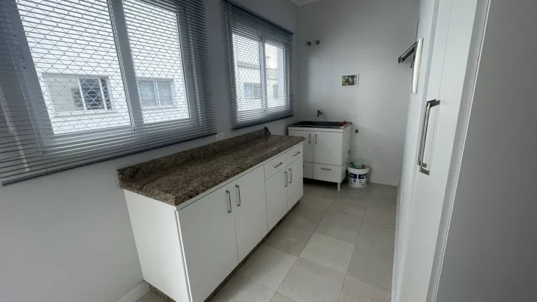 Imagem Casa Em Jurerê - 600 metros da praia