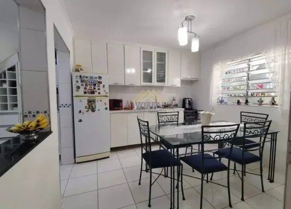 Imagem Lindo Sobrado com Edícula – 2 Suítes e 2 Vagas