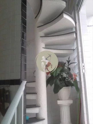 Imagem SOBRADO IMPONENTE PROXIMO A PRAIA COM ELEVADOR!!! LOCALIZADO EM RUA TRADICIONAL DE SANTOS,RICA EM AR...