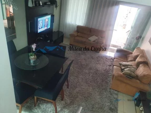 Imagem Sobrado com piscina para Venda com 3 dormitórios, 4 vagas, 220m², Vila Assunção em Santo André