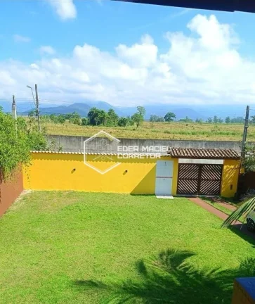 Imagem Apresentamos este belo sobrado com terreno amplo de 380m² e 159m² de área construída, ideal para...
