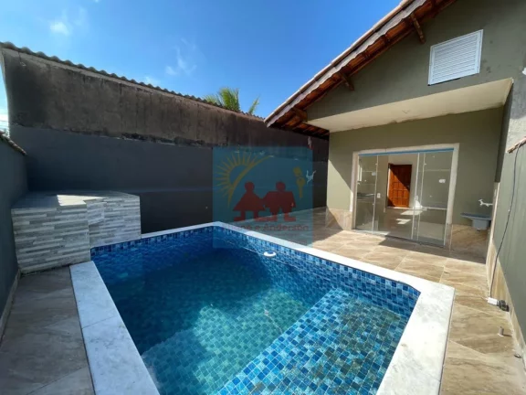 Imagem Casa com Piscina na Praia de Itanhaém, R$ 298mil
