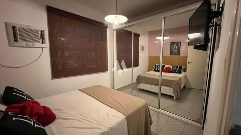 Imagem Casa sobresposta baixa com 03 dormitórios á venda em Santos