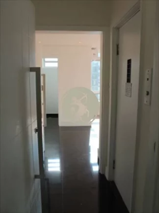 Imagem OPORTUNIDADE AMPLO E TOTALMENTE REFORMADO! O APARTAMENTO ACABA DE PASSAR POR UMA REFORMA COMPLETA, Q...