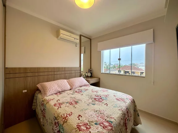 Imagem Apartamento com 2 dormitórios sendo 1 suíte e 1 vaga em Gravatá Navegantes/SC