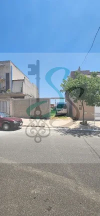 Imagem Venda de terreno no Parque Dom Pedro II, Campinas Terreno plano, murado, localizado na rua principal do bairro. Área útil 200 m² sendo 8 m² de fre