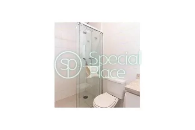 Imagem Amplo apartamento à venda com 3 quartos, sendo 3 suítes, e 4 banheiros no total. Este apartamento ...