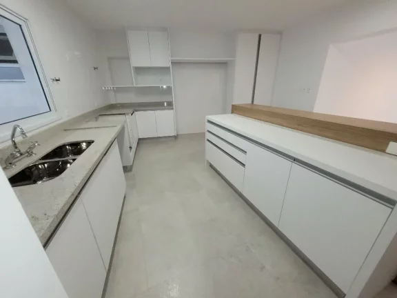Imagem Cobertura com 3 dormitórios à venda, 420 m² - Pitangueiras - Guarujá/SP