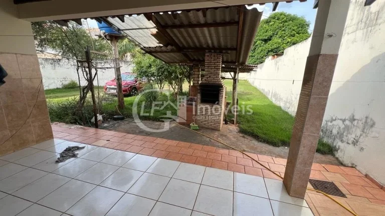 Imagem Impecável casa à venda na Vila Taquarussu, Campo Grande-MS: 3 quartos, 1 suíte, 3 salas, 2 banheiros, 15 vagas, 190m².