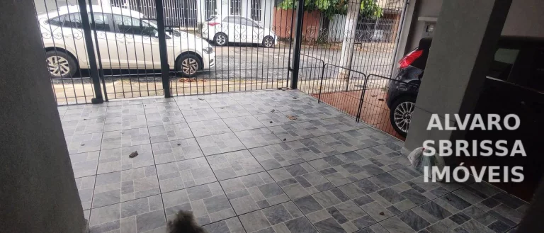 Imagem Casa com duas residências. Uma com suíte e duas vagas cobertas na garagem - outra com dois dormitórios e uma vaga na garagem na Vila Leis Itu/SP