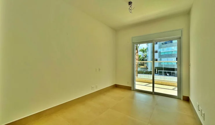 Imagem Apartamento com 3 dormitórios à venda, 110 m por R$ 4.300.000,00 - Riviera