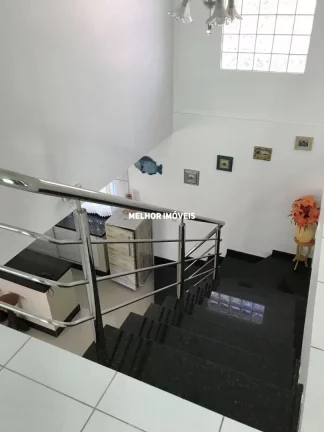 Imagem Casa mobiliada, decorada à venda com 06 suítes, piscina localizada na Quadra Mar na Praia do Estaleiro em Balneário Camboriú.