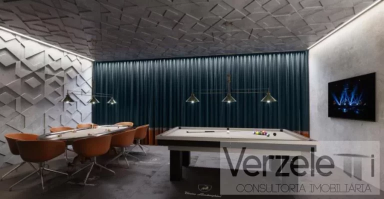 Imagem Apartamento 4 ou + dormitórios para Venda em Balneário Camboriú / SC no bairro Centro