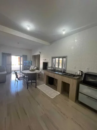 Imagem Casa com 3 dormitórios sendo 2 suítes e 4 vagas de garagem em São Francisco do Sul- SC