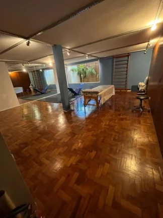 Imagem Casa comercial à venda em São Paulo-SP, no Jardim Guedala: 4 salas, 5 banheiros, 8 vagas, 402m². Aproveite!