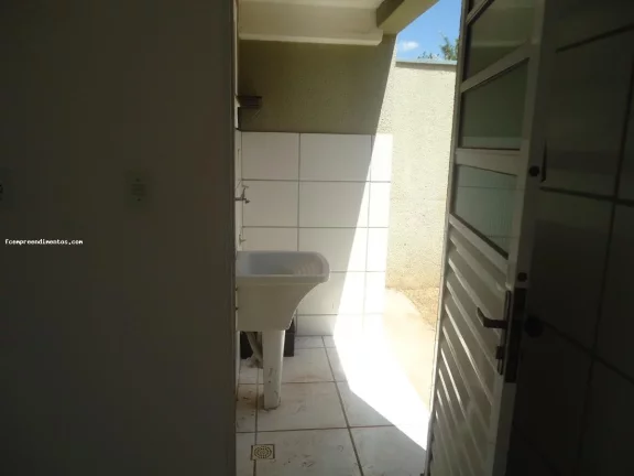 Imagem Casa em Condomínio para Venda em Iracemápolis, Condomínio Villaggio Mielli, 2 dormitórios, 1 banheiro, 1 vaga