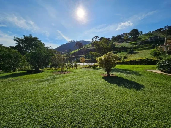 Imagem Casa em Condomínio para Venda em Teresópolis / RJ no bairro Vale Alpino