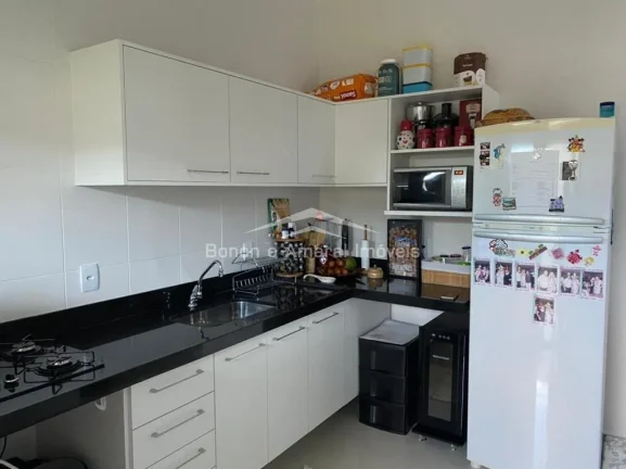 Imagem São 3 dormitórios sendo uma suíte, todos os quartos com ar condicionado.
3 banheiros, 2 salas, 2 ...