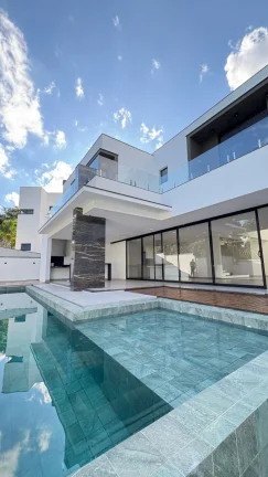 Imagem Imperdível: Casa de luxo em condomínio, 4 quartos e 3 suítes, no Parque Santa Márcia, Votorantim-SP - 400m² - 3 vagas.