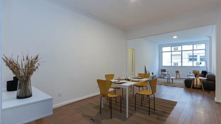 Imagem Apartamento 126M², 3Q, 1 Banheiro, 1 Vaga, Armários.