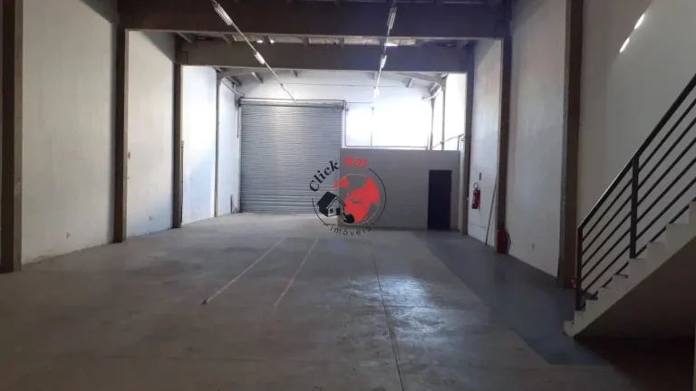 Imagem Amplo Galpão Comercial / Industrial com ​construção em pré-moldado