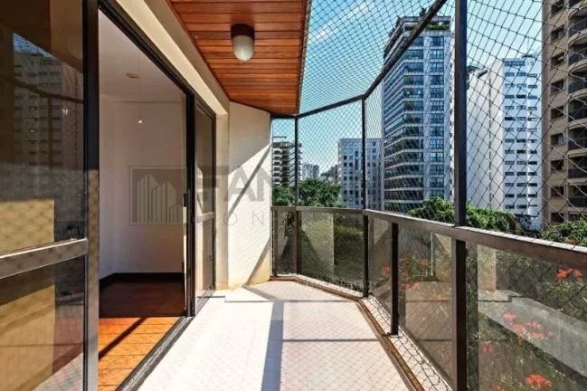 Imagem Apartamento de Luxo na Jardim Europa, São Paulo-SP: 3 quartos, 3 suítes, 3 salas, 5 banheiros, 3 vagas - 225m². Aproveite!