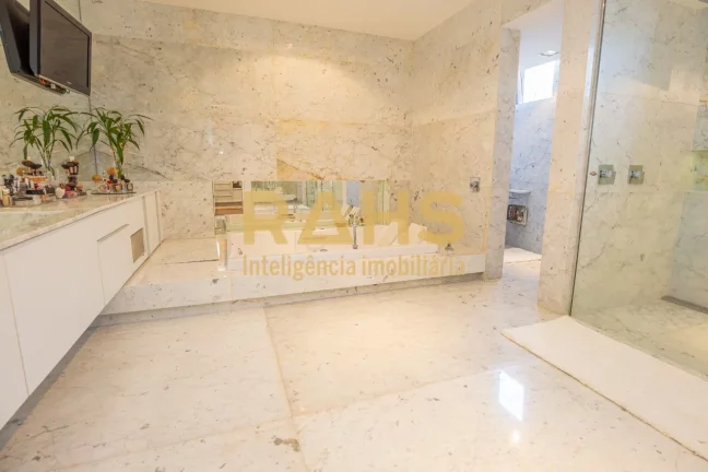 Imagem Cobertura Duplex com incríveis 500 m² privativos e 4 vagas de garagem. A cobertura conta com ampla...