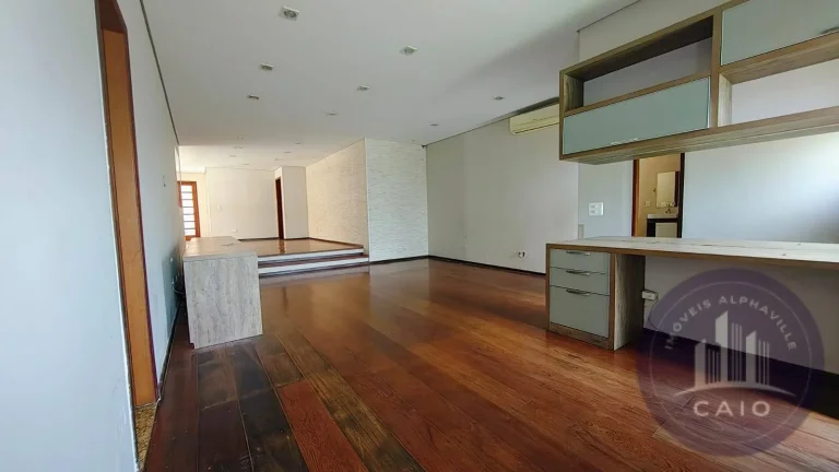 Imagem Casa para Retrofit com 220m² por R$ 1.845.000,00 - Alphaville/ SP