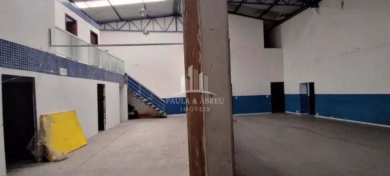 Imagem Aluga-se Galpão Fantástico 245m², Vão Livre, 3 portas, 2 Banheiros, Cozinha, Mezanino 45mts, no Jardim Itapeva, Mauá-SP