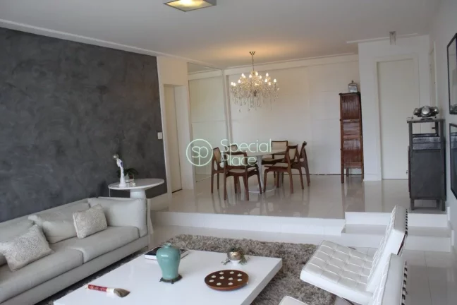 Imagem Bela cobertura com piscina privativa aquecida e churrasqueira.Home Theater com telão de 80p, 3 suit...