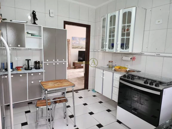 Imagem Casa térrea á 200m da Praia, 3 quartos + Edícula à venda em Peruíbe