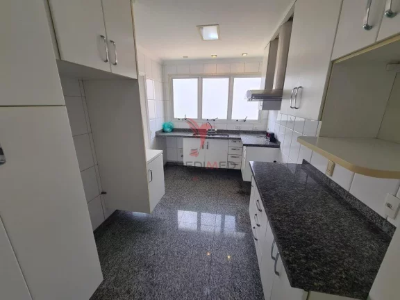 Imagem Apartamento de 3 Suites e 5 Vagas de Garagem em Campo Belo,