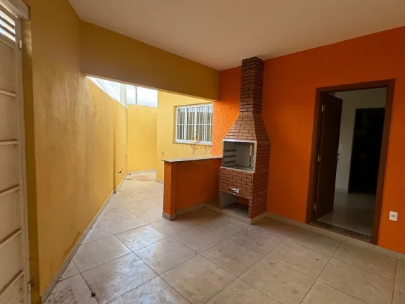 Imagem Casa de Esquina 85 m²/235 m² – 3 Dorms, 1 Suíte, Quintal Amplo e Espaço para Comércio!