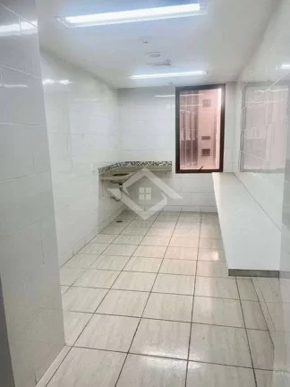 Imagem Andar Corporativo de 581m² para Aluguel Próximo ao Metrô –