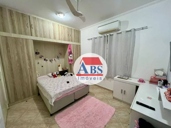 Imagem Casa Isolada com 3 Dormitórios à 200m da Praia, 188 m² por R$ 850.000 - Balneário Flórida - Praia Grande/SP