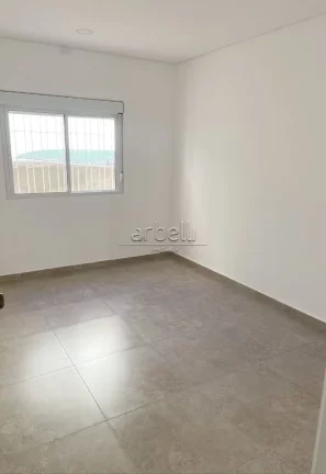 Imagem Casa comercial bem ampla com 250 M² com 5 salas, 3 lavabos, cozinha, 4 vagas de garagem, quintal e ...