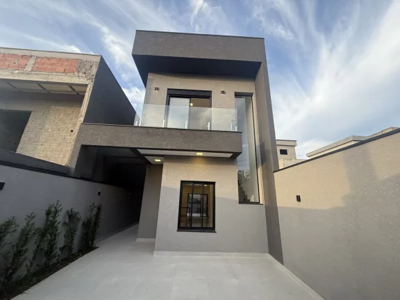 Imagem Casa a Venda com 3 Suítes e Piscina - Muito Conforto!