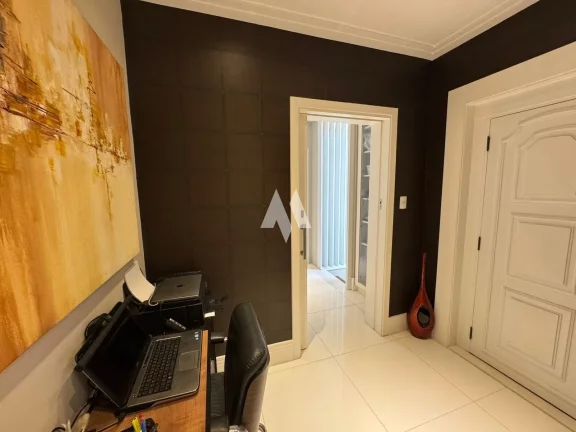 Imagem Apartamento à venda com 4 dormitórios, 3 suítes e 2 vagas - Gonzaga / Santos