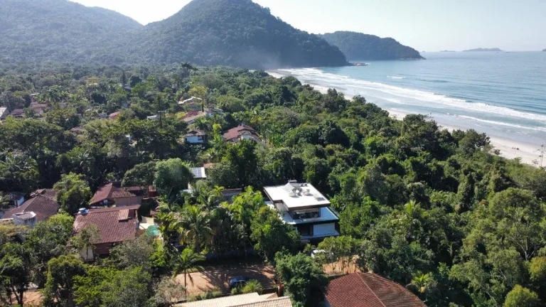 Imagem Casa em condominio de Alto Padrão em Frente Mar